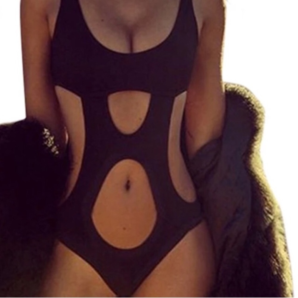 🦄 3/$15 SALE! Sexy One Piece Cutout Swimsuit